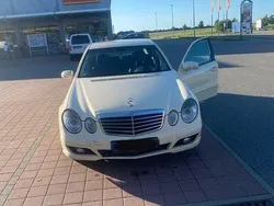 Beige Gebraucht 2007 Mercedes 200 Limousine | 2.000 €