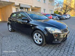 Zilinaschwarz met. Gebraucht 2012 Kia Ceed 2 Kleinwagen | 3.990 € (Guter Preis)