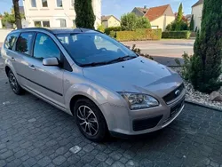 Grau Gebraucht 2006 Ford Focus Kombi | 800 € (Guter Preis)