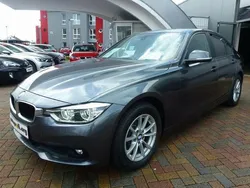 Grau Gebraucht 2018 BMW 318 Limousine | 16.900 € (Fairer Preis)