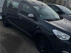 Grau Gebraucht 2016 Dacia Dokker Kombi | 7.500 €