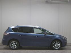 Blau Gebraucht 2020 Ford S-MAX Titanium Van / Kleinbus | 12.490 €