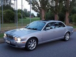 Silber Gebraucht 2006 Jaguar XJ8 Limousine | 16.900 €