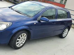 Blau Gebraucht 2005 Opel Astra Kleinwagen | 2.000 € (Fairer Preis)