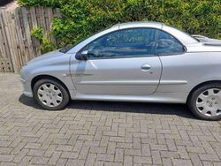 Gebraucht 2006 Peugeot 206 CC Platinum Cabrio | 1.666 € (Fairer Preis)