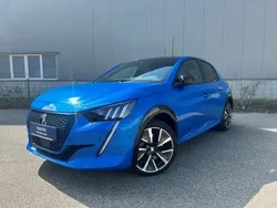 Blau Gebraucht 2021 Peugeot e-208 GT Kleinwagen | 16.990 € (Fairer Preis)