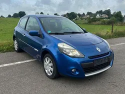 Blau Gebraucht 2009 Renault Clio II Dynamique Limousine | 3.000 € (Fairer Preis)