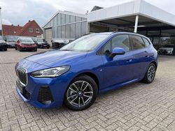 Portimao blau metallic Neu 2025 BMW 220 Active Tourer M Sport Van / Kleinbus | 45.600 € (Fairer Preis)