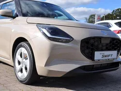 Beige Neu 2024 Suzuki Swift Comfort Limousine | 19.990 €