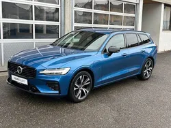 Bursting blue metallic (metallic) Gebraucht 2020 Volvo V60 R-Design Kombi | 35.980 € (Etwas zu teuer)