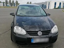 Schwarz Gebraucht 2004 VW Golf V Kombi | 1.850 € (Fairer Preis)