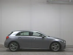 Grau Gebraucht 2020 Mercedes A200 AMG line Limousine | 20.980 € (Guter Preis)