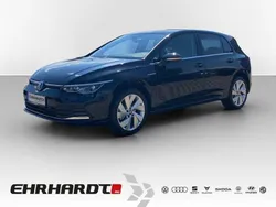 Grenadillschwarz metallic Gebraucht 2024 VW Golf VIII Style Limousine | 29.690 € (Fairer Preis)