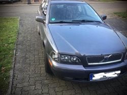Grau Gebraucht 2001 Volvo V40 Kombi | 500 € (Guter Preis)