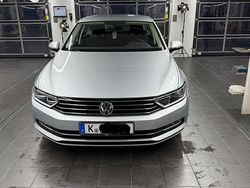 Grau Gebraucht 2016 VW Passat Limousine | 16.750 € (Fairer Preis)