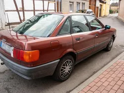 Rot Gebraucht 1991 Audi 80 Limousine | 1.800 €