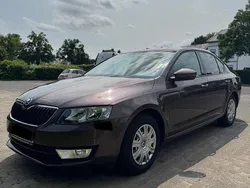 Braun Gebraucht 2014 Skoda Octavia Ambition Limousine | 10.900 € (Teuer)