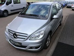 Silber Gebraucht 2011 Mercedes B200 Van / Kleinbus | 7.990 € (Fairer Preis)