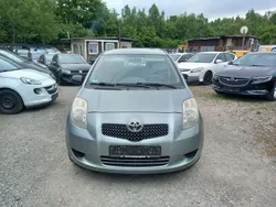 Silber Gebraucht 2006 Toyota Yaris Sol Limousine | 2.190 € (Guter Preis)