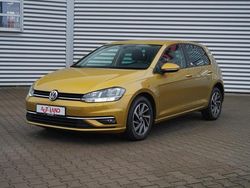 Gold Gebraucht 2017 VW Golf VII Sound | 16.990 € (Teuer)