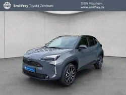 Storm grey metallic, dach schwar Neu 2025 Toyota Yaris Hybrid Premium | 37.890 € (Fairer Preis)