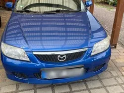 Blau Gebraucht 2002 Mazda 323F Sporty Kleinwagen | 2.400 €