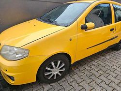 Gelb Gebraucht 2004 Fiat Punto Kleinwagen | 1.500 € (Etwas zu teuer)
