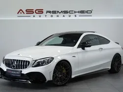 Weiß Gebraucht 2019 Mercedes C300 AMG line Coupé | 41.990 € (Teuer)