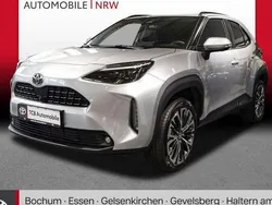 Silbern Neu 2025 Toyota Yaris Hybrid Style Limousine | 34.189 €