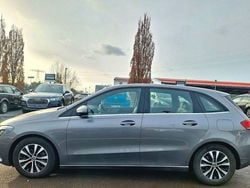 Grau Gebraucht 2019 Mercedes B180 Van / Kleinbus | 14.990 € (Guter Preis)