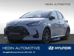 Grau Gebraucht 2023 Toyota Yaris Hybrid Sport Limousine | 23.990 € (Fairer Preis)