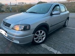Silber Gebraucht 2003 Opel Astra Limousine | 1.800 € (Fairer Preis)