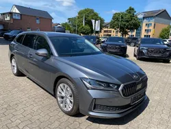 Grau Gebraucht 2024 Skoda Superb Selection Limousine | 39.980 € (Superpreis)