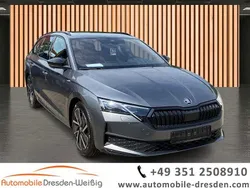 Grau Gebraucht 2024 Skoda Octavia SportLine Kombi | 33.980 € (Guter Preis)
