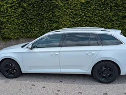 Weiß Gebraucht 2016 Skoda Superb Style Kombi | 16.900 € (Fairer Preis)