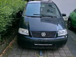 Schwarz Gebraucht 2003 VW Sharan Van / Kleinbus | 500 €