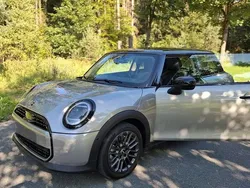 Grau Gebraucht 2024 Mini Cooper Classic Kleinwagen | 28.900 € (Fairer Preis)