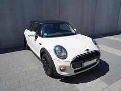 Weiß Gebraucht 2016 Mini ONE Kleinwagen | 13.490 €