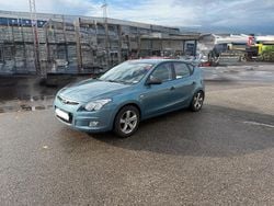 Blau Gebraucht 2009 Hyundai i30 Limousine | 1.600 € (Fairer Preis)