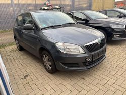 Grau Gebraucht 2011 Skoda Fabia Classic Limousine | 1.750 € (Superpreis)