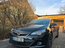 Schwarz Gebraucht 2017 Opel Astra GTC OPC Coupé | 8.600 € (Etwas zu teuer)