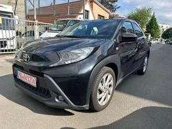 Night time black Gebraucht 2022 Toyota Aygo X-play Kleinwagen | 11.500 € (Fairer Preis)