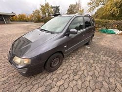 Grau Gebraucht 2004 Mitsubishi Space Star Intense Van / Kleinbus | 990 €