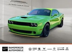 Grün (sublime green) Neu 2025 Dodge Challenger Coupé | 61.890 €