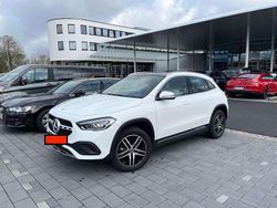 Weiß Gebraucht 2020 Mercedes GLA200 SUV | 29.900 € (Guter Preis)
