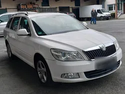 Weiß Gebraucht 2013 Skoda Octavia Kombi | 5.000 € (Fairer Preis)