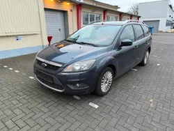Grau Gebraucht 2009 Ford Focus Kombi | 2.000 € (Superpreis)