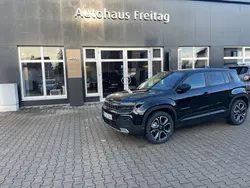Schwarz Neu 2025 Jeep Avenger Summit SUV | 27.890 € (Etwas zu teuer)