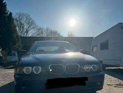 Blau Gebraucht 2000 BMW 520 Limousine | 1.650 €