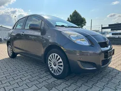 Grau Gebraucht 2011 Toyota Yaris Cool Kleinwagen | 5.950 € (Etwas zu teuer)